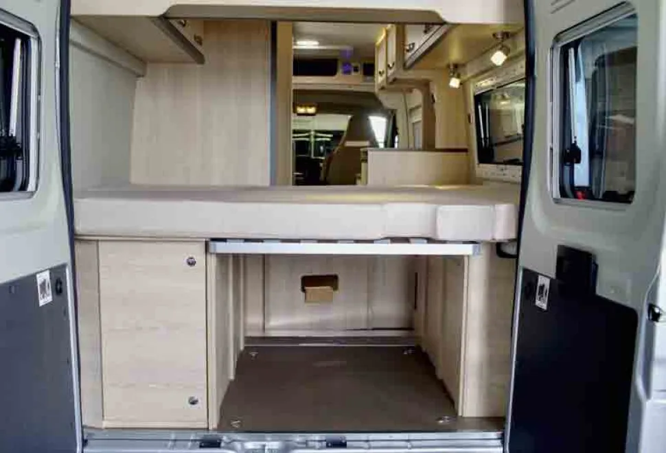Globecar-Summit-rear-doors-74662