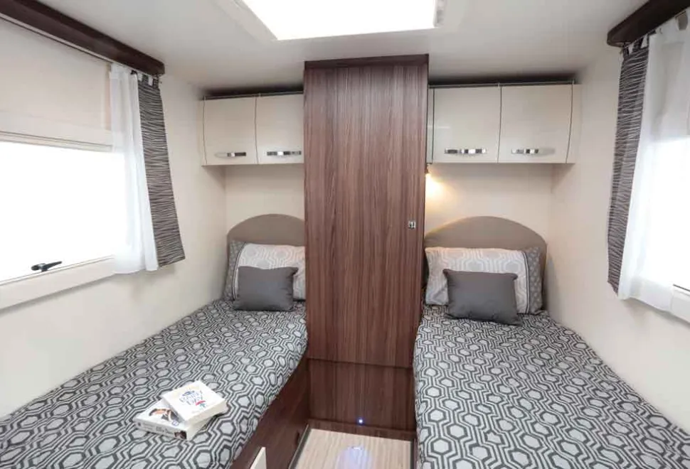 Benimar_Mileo_264_single_beds-22738