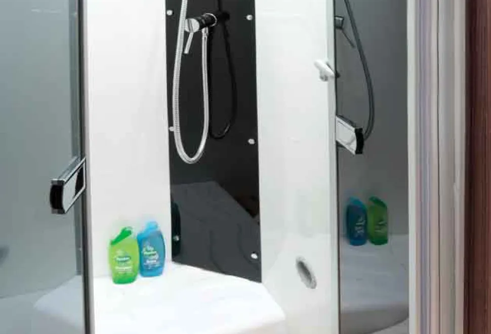 Benimar_Mileo_264_shower-20689