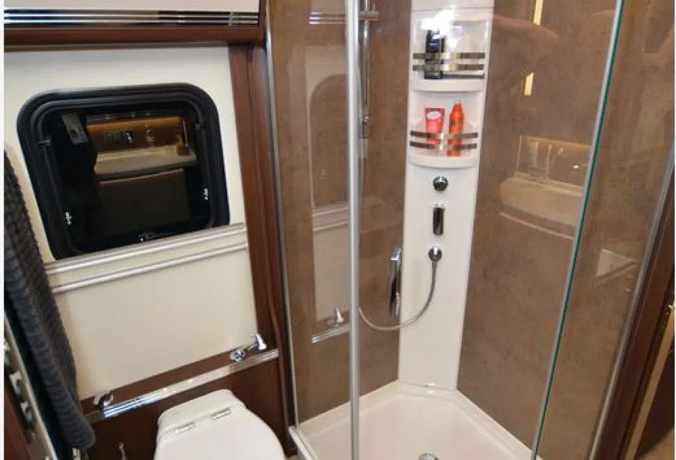 Morelo-Grand-Empire-120-GSO-washroom-45392