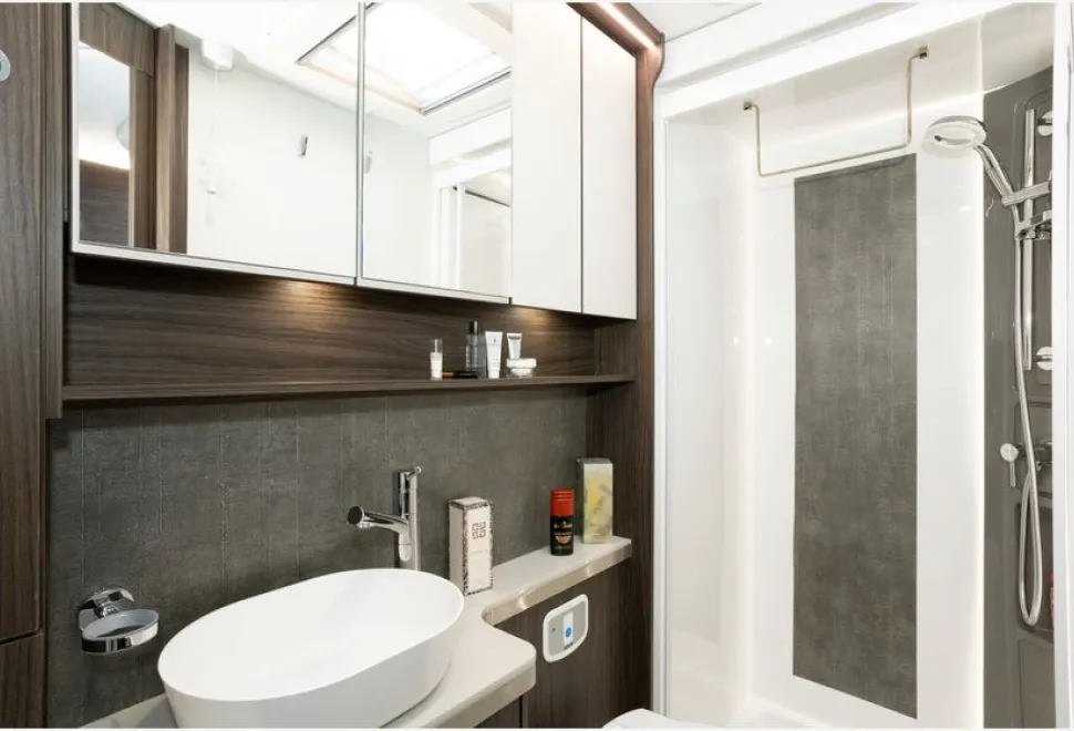 Buccaneer Aruba caravan washroom (photo courtesy of Richard Chapman)