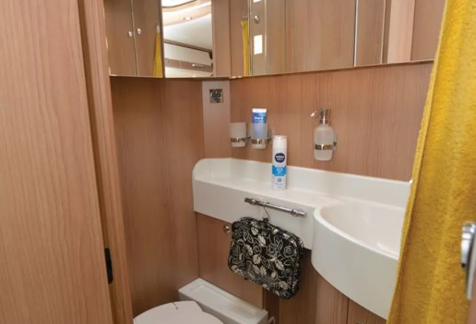 The Malibu T 490 LE low-profile motorhome washroom