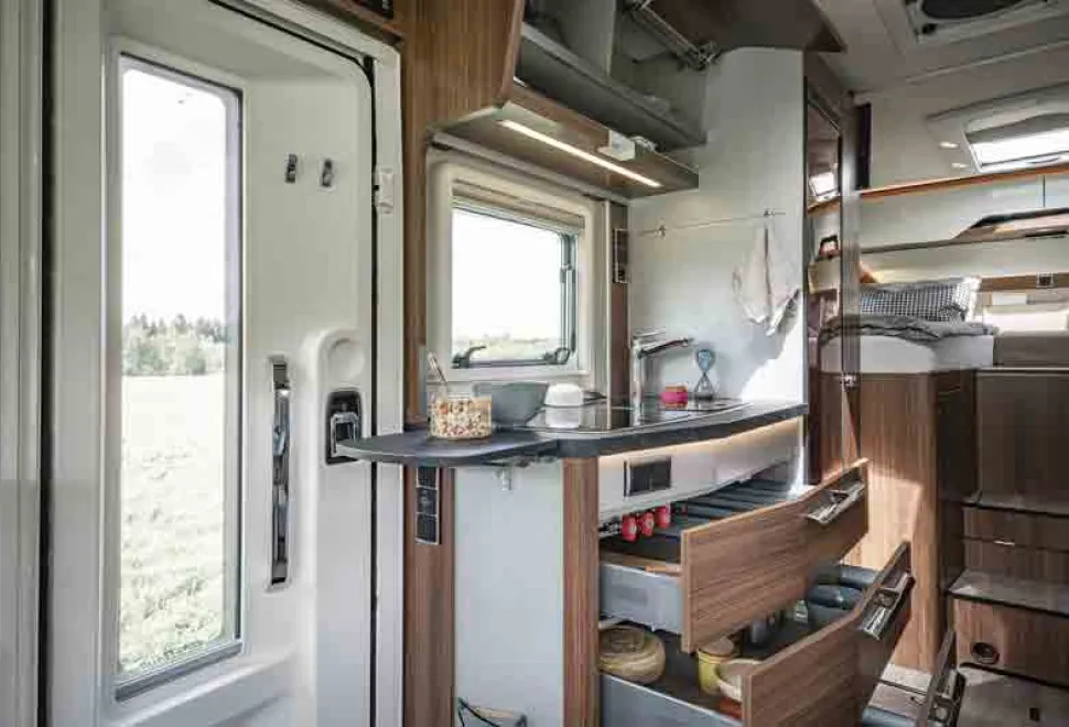 Hymer-B-Class-kitchen-90482