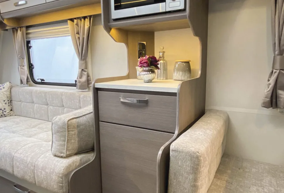 One-of-the-ES&rsquo;s-two-TV-points-is-by-the-dresser;-the-other-is-in-the-lounge-02724