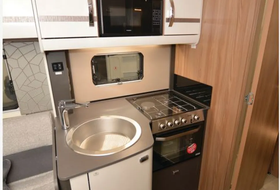 Swift-Hi-Style-684-kitchen-20683