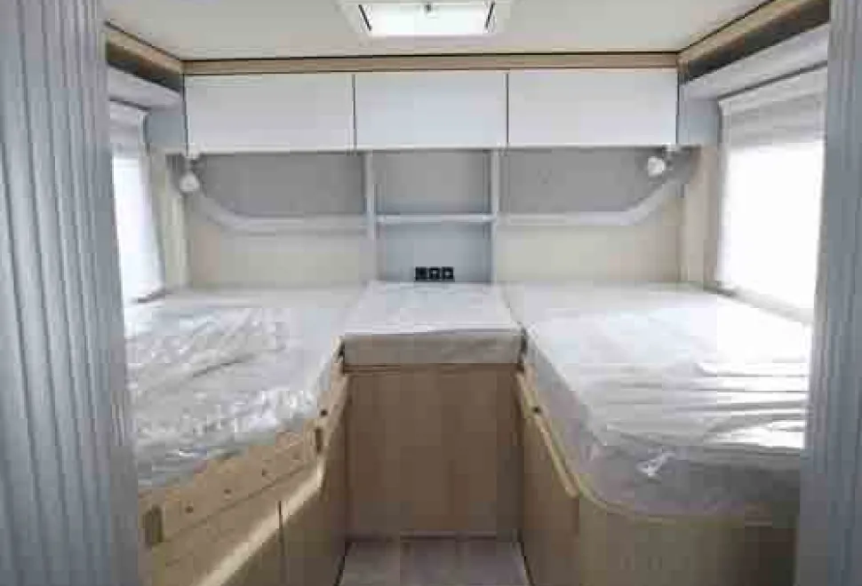 Hymer-bedroom-49379