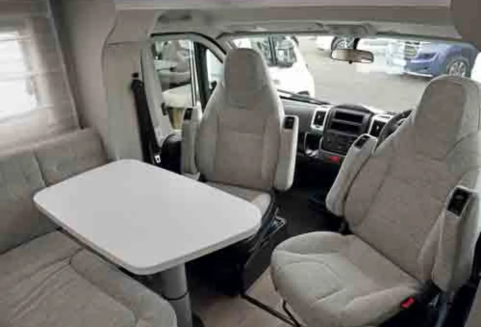 Hymer-cab-72520