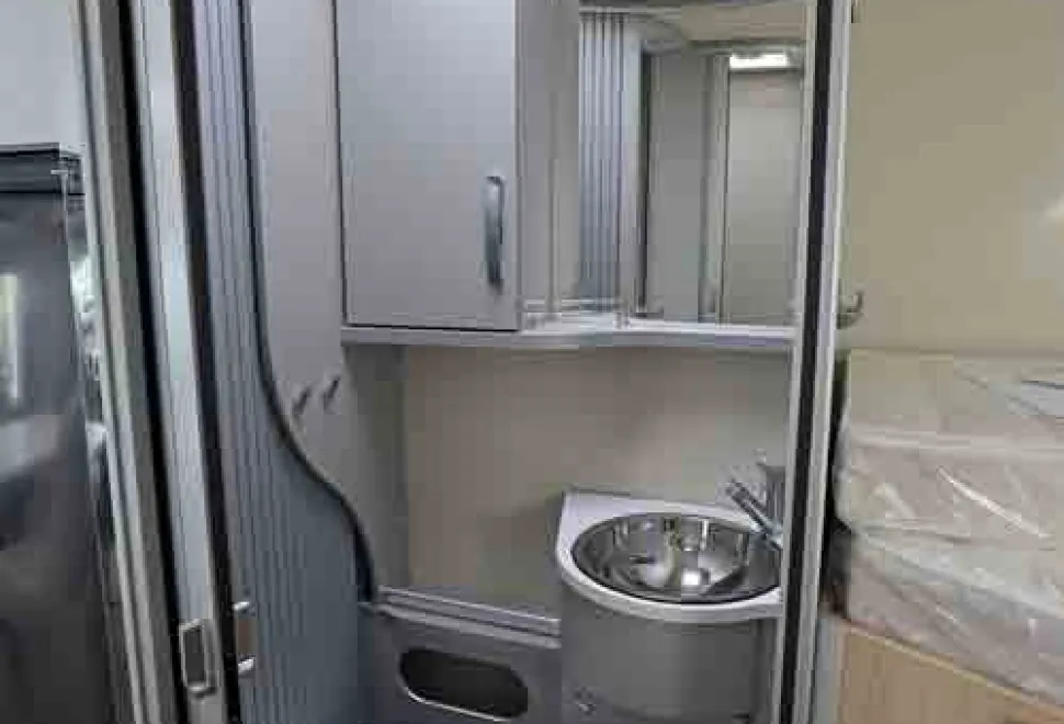 Hymer-washroom-96280