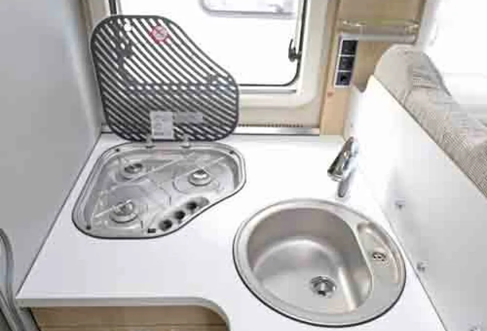 Hymer-kitchen-68570
