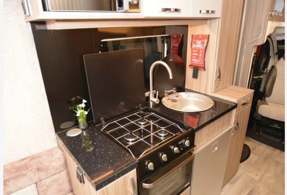 Moto-Trek-Xplora-ELD-kitchen-96243