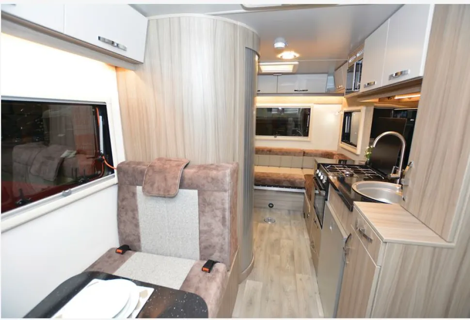 Moto-Trek-Xplora-ELD-interior-96791