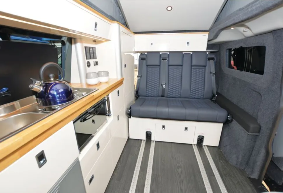 Landseer-Ford-Transit-Custom-interior-67047