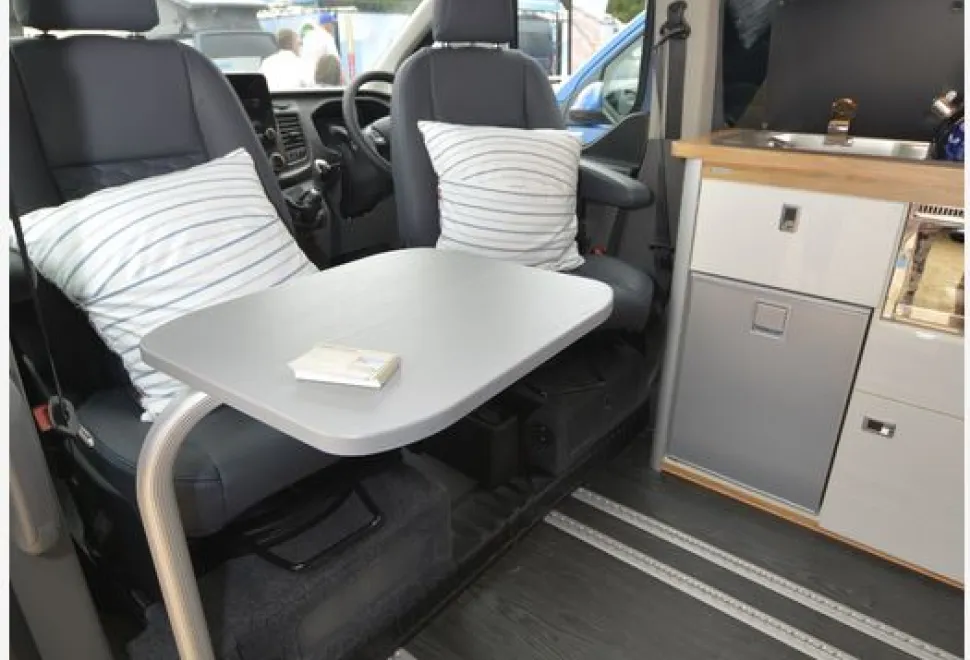 Landseer-Ford-Transit-Custom-cab-66484