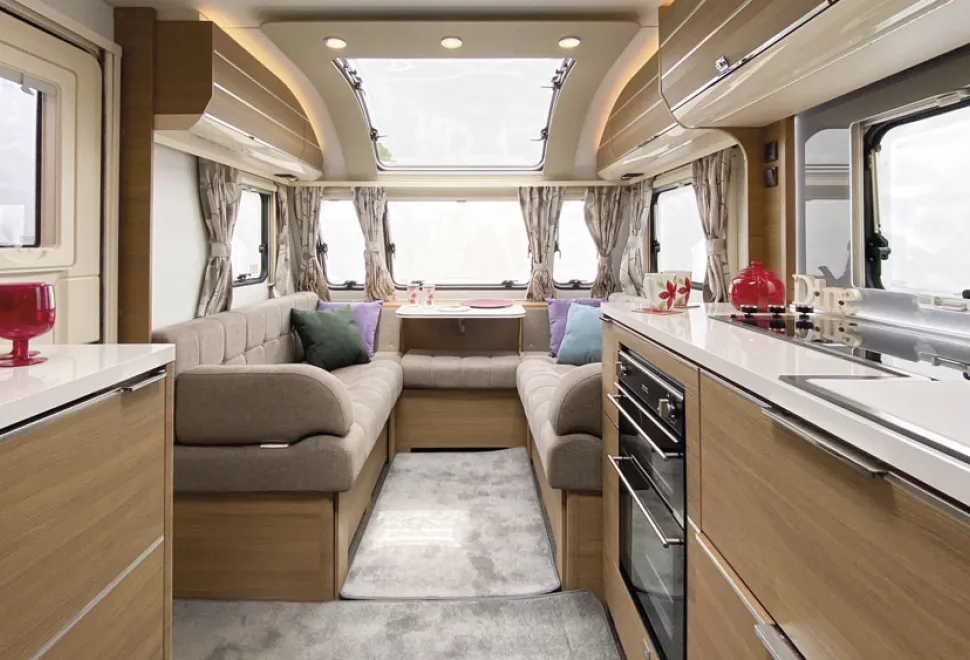 Adria-caravan-rooflight-82554