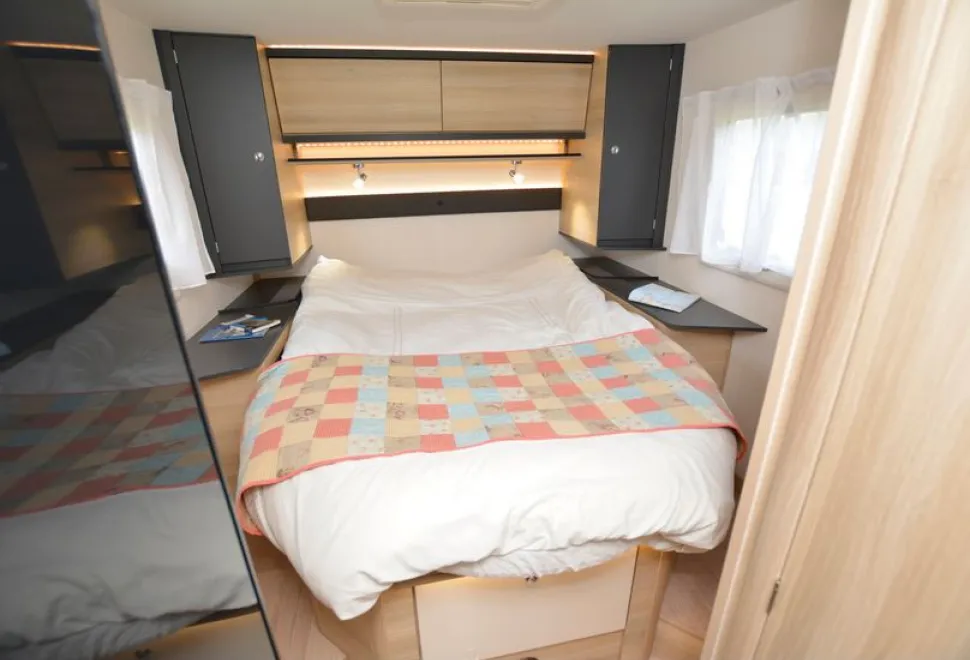 The-Itineo-Nomad-CM660-slim-A-class-motorhome-bed-92804
