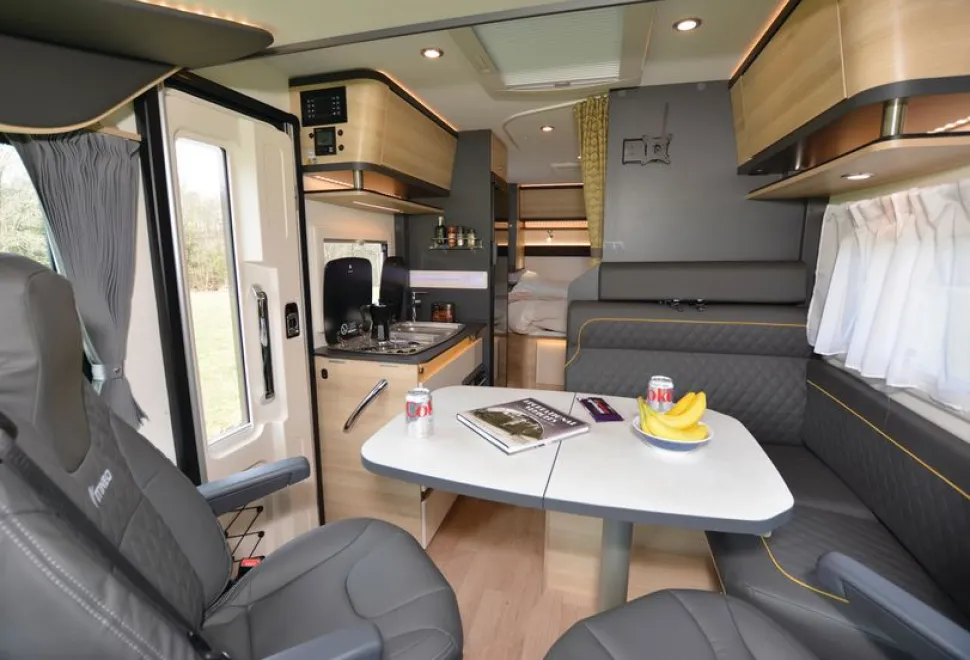 The-Itineo-Nomad-CM660-slim-A-class-motorhome-interior-94305