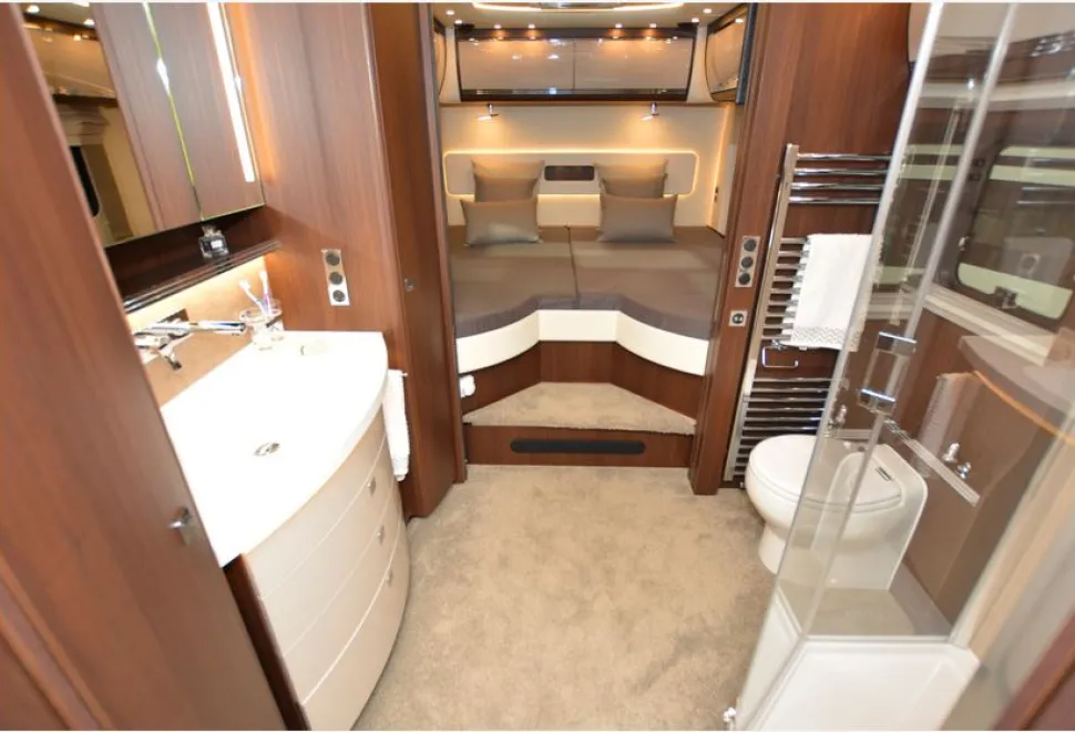 The Morelo Empire Liner 93 LB A-class motorhome rear
