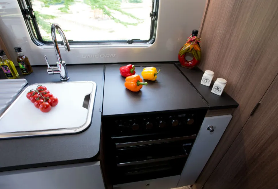 The-hob-has-an-extra-cover-(over-the-glass-top)-to-give-you-additional-worksurface-w800-40805