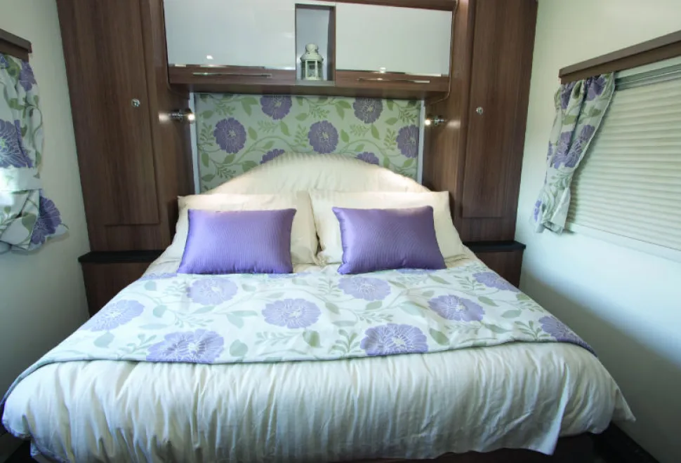 A-brilliantly-cosy-bedroom---with-a-semi-circular-mattress-section-augmenting-the-bedhead-w800-39855