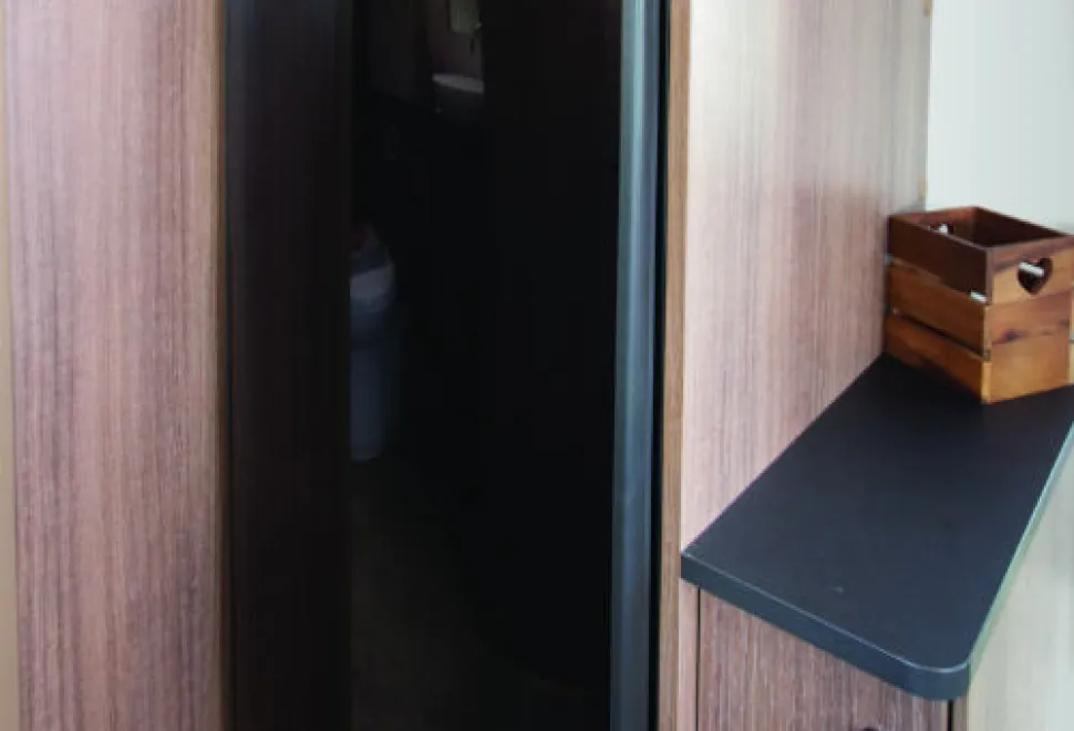 The-fridge-freezer&rsquo;s-capacity-is-a-giant-190-litres-w500-40268