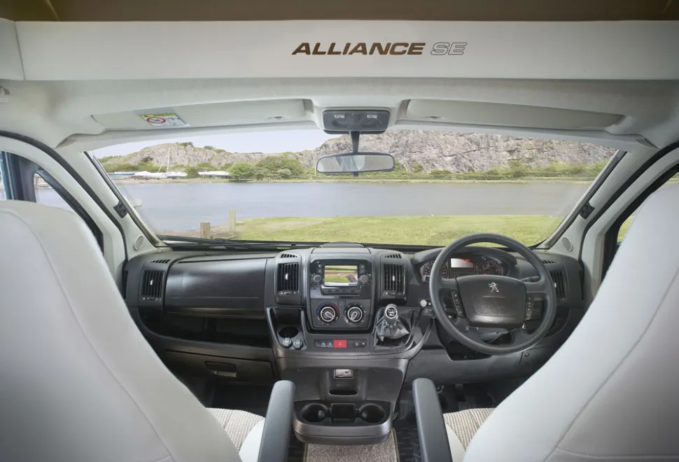 05_Alliance_Silver_Edition_cab-67387