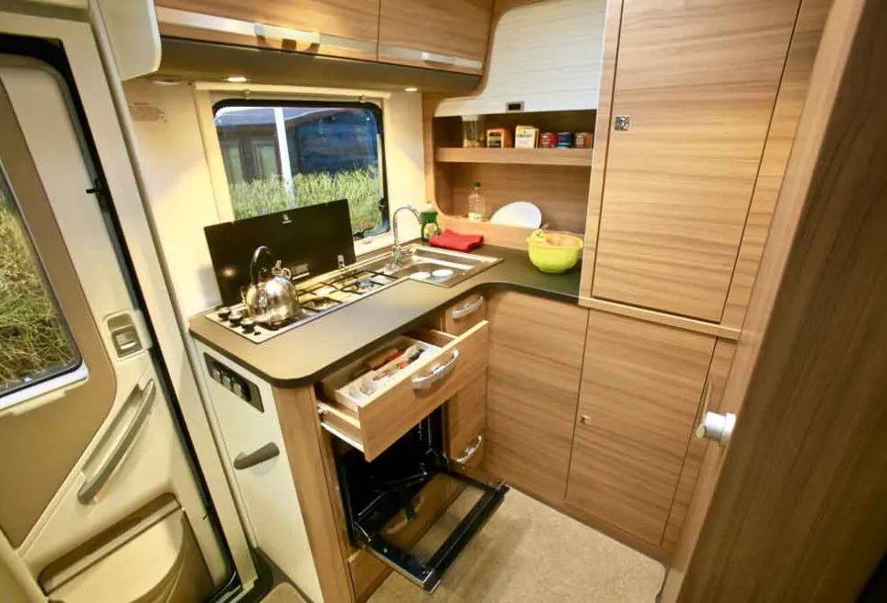 590ST-ADRIA-21-86200