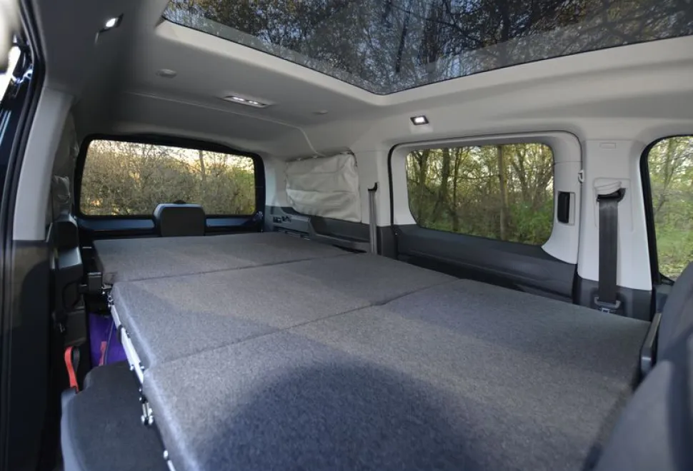 VW-Caddy-California-campervan-bed-14936