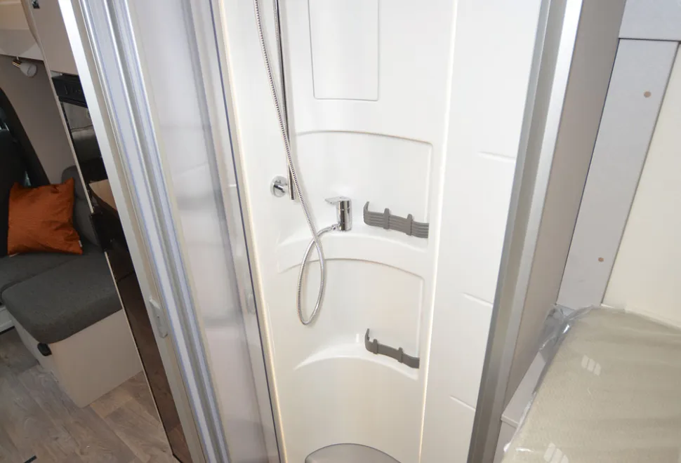 Hymer-shower-76016