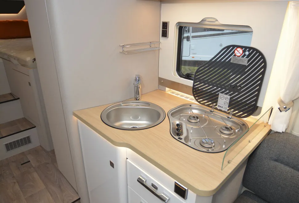 Hymer-kitchen-46749