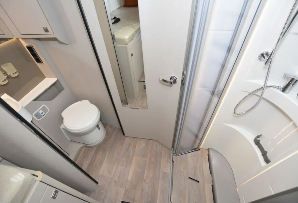 Hymer-washroom-33033