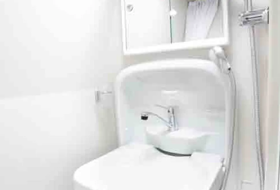 Warwick_Duo_bathroom-01643