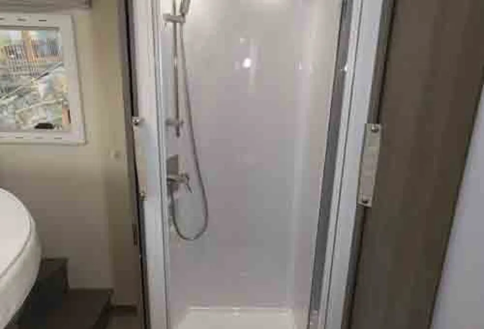 Mobilvetta-K-Silver-shower-27344