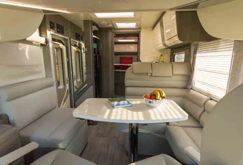 Mobilvetta-K-Silver-lounges-seats-five-85265
