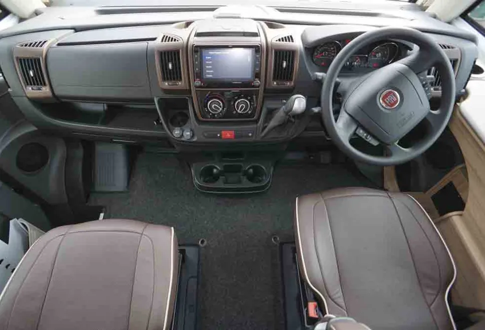 Knaus-cab-39901