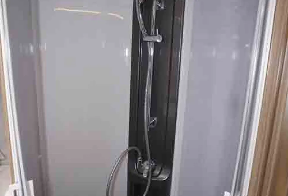 Knaus-shower-51699