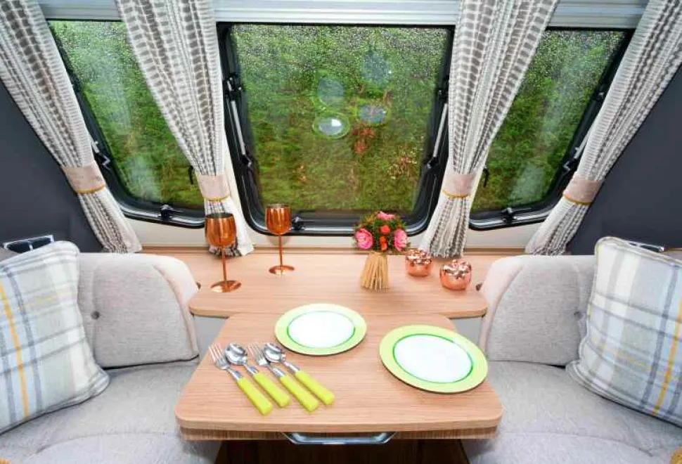 The-snack-table-automatically-slides-upwards,-on-springs,-to-become-level-with-the-windowsill2-24940