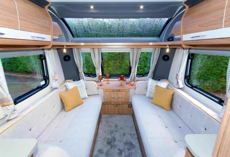 Deeper-windows-for-2018-models-plus-the-wide-sunroof-ensure-the-lounge-is-a-very-light-environment-21346