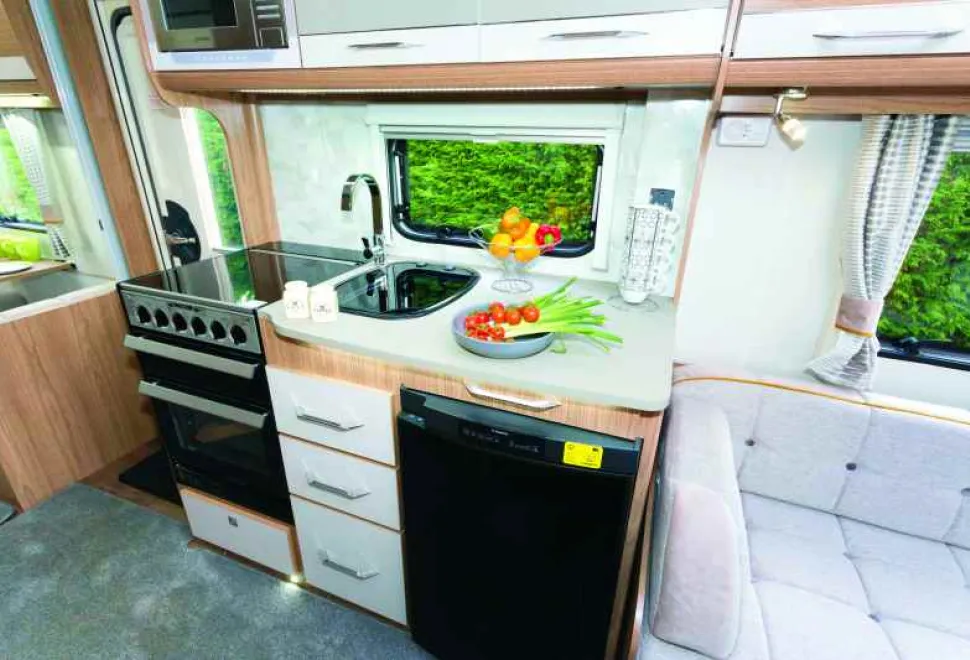 Lighting-is-under-the-edge-of-the-cabinets-and-there&rsquo;s-a-spotlight-at-floor-level,-too2-26034