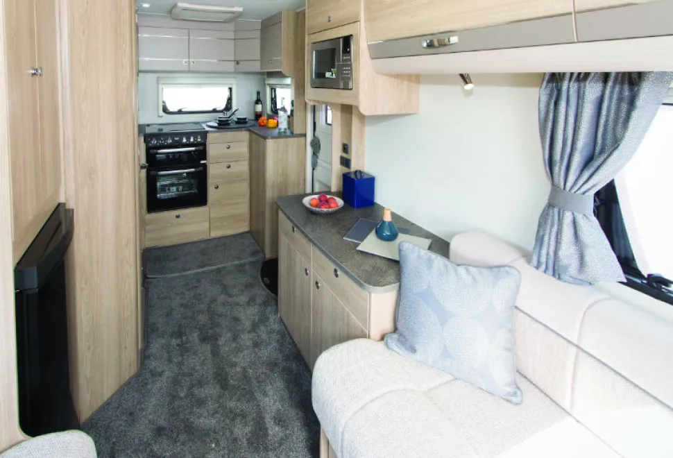 The-462-looks-much-more-spacious-than-its-modest-size-would-suggest-w800-14564