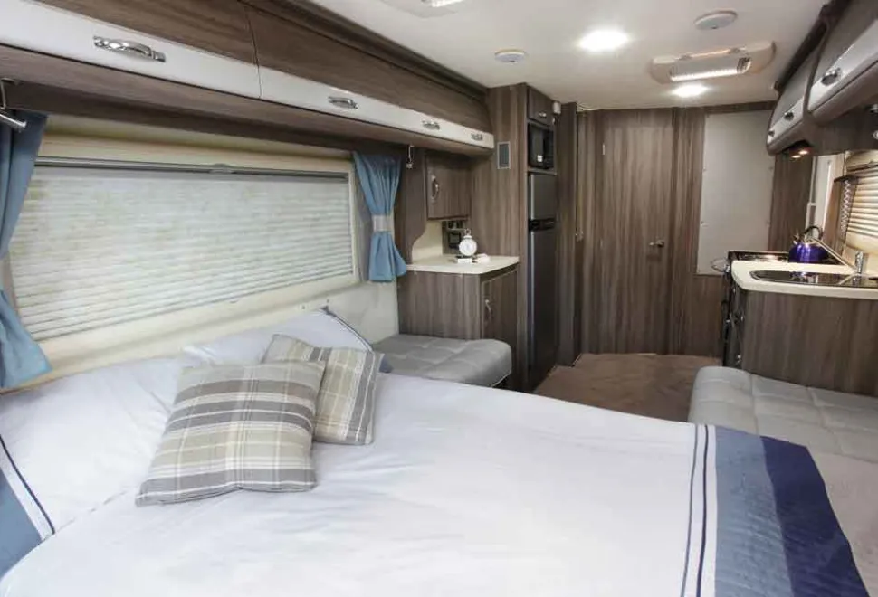 Winchcombe_double_bed-18084