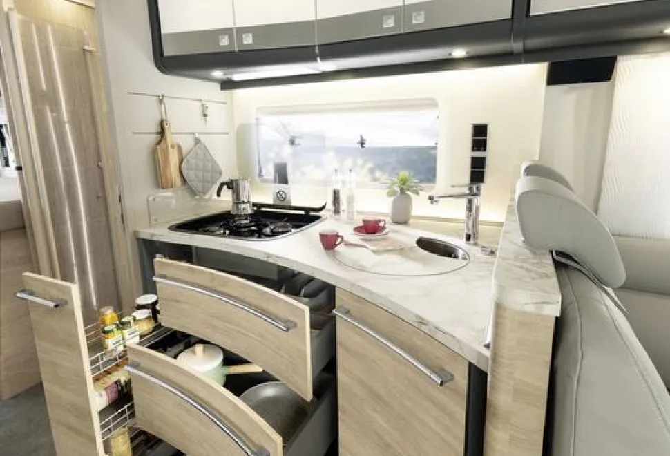 Dethleffs-Globetrotter-XXL-A9000-2EB-kitchen-(photo-courtesy-of-Dethleffs)-13374