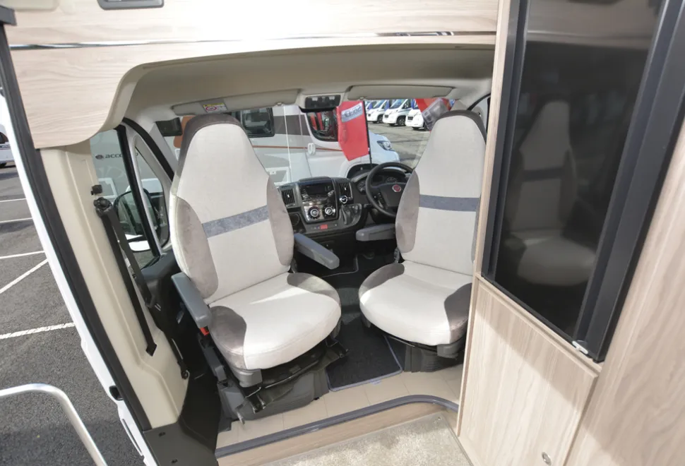 Elddis-Autoquest-CV20-cab-seats-94526
