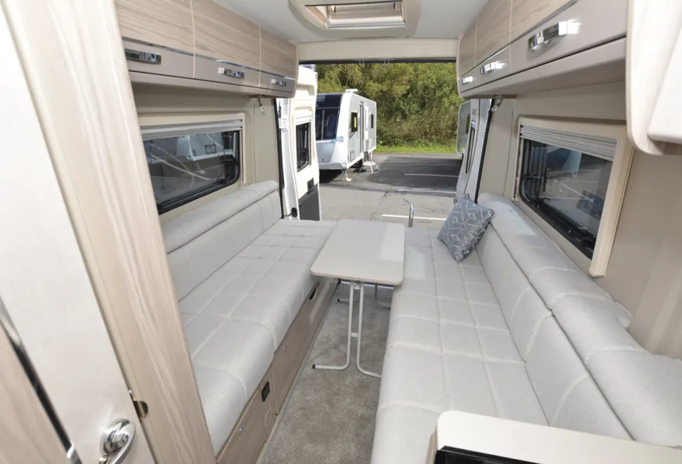 Elddis-Autoquest-CV20-seating-34592