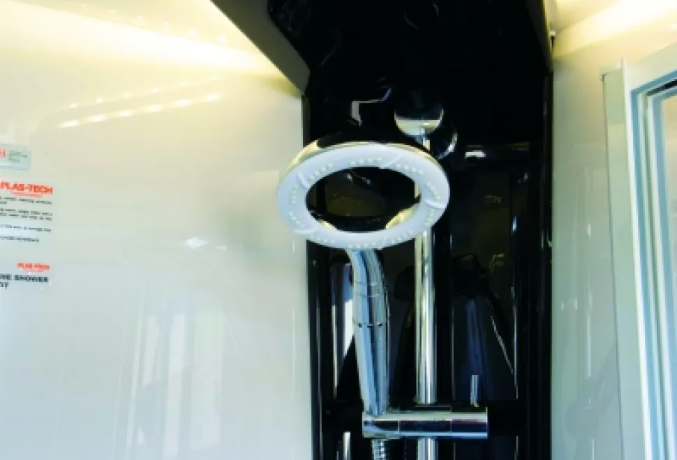 The-shower-unit-is-surmonted-by-a-halo-of-bright-LEDs-34693