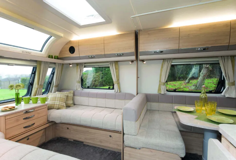 Wide-open-space-everywhere---and-more-seating-than-you&rsquo;ll-ever-need-w1000-71558