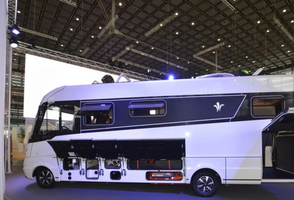 Niesmann + Bischoff Flair 880 A-class motorhome