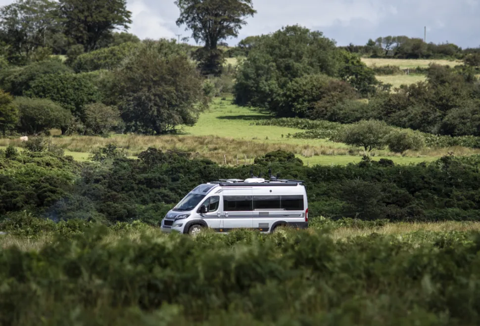 Auto-Sleeper-Fairford-2021-press-shot-Fairford-Plus-Cadover-Bridge-1-copy-27963