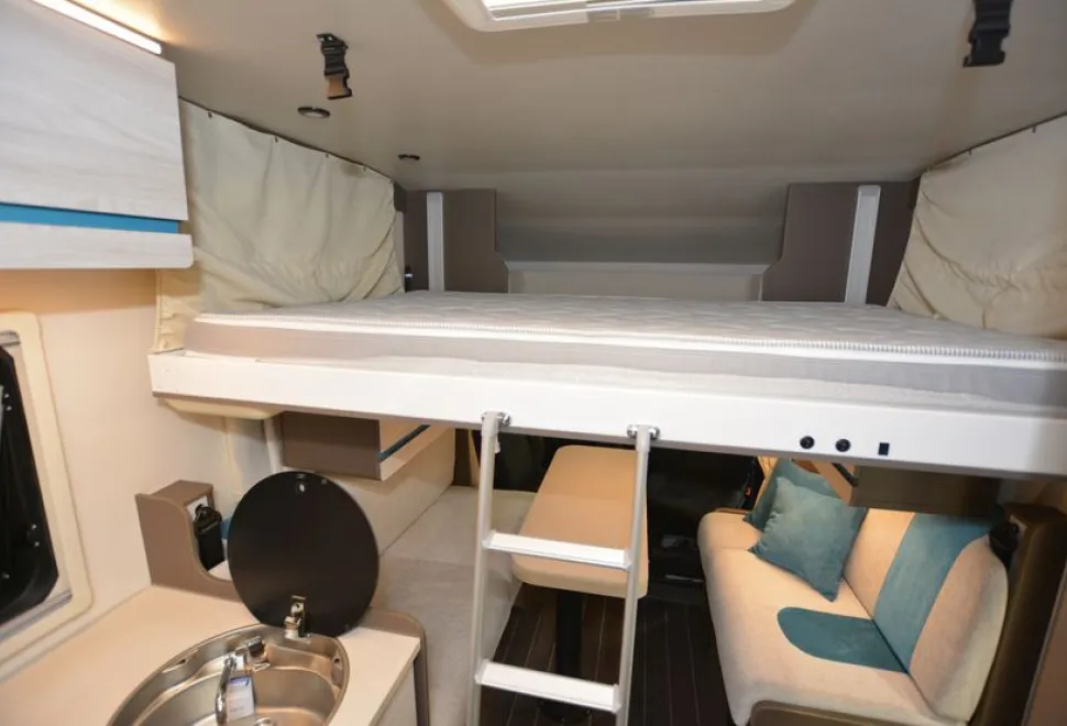 Rimor Kilig 67 Plus low-profile motorhome bed