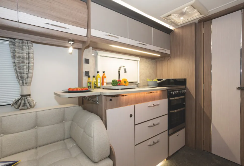 The-460’s-kitchen-is-1.5m-long-41175