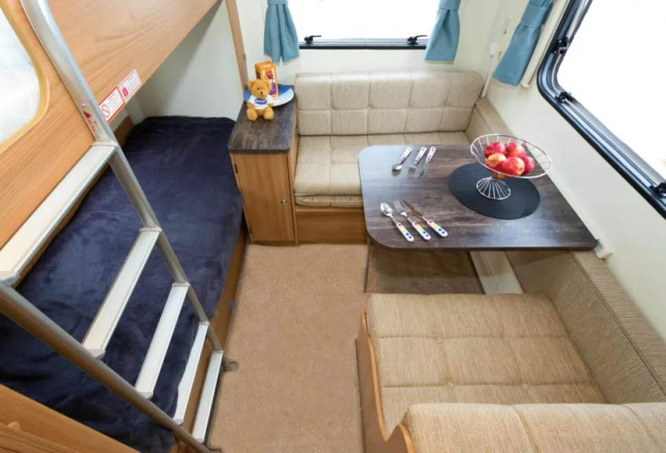 Bunks-for-two-and-two-more-bunks-to-create-on-the-opposite-side-of-the-kids&rsquo;-room-46193